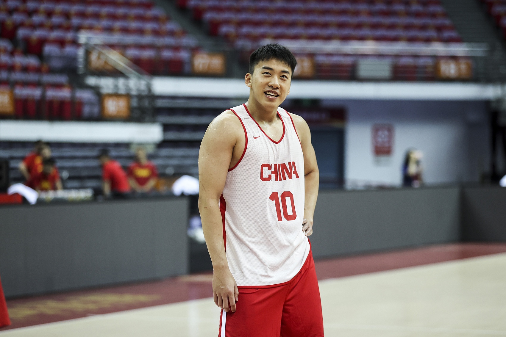 体坛周报：王俊杰不仅是即战力 更是未来扛起男篮锋线大旗的基石