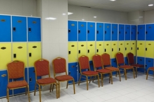 收拾干净！记者：北京赛后更衣室人走场净 场上场下都是干干净净