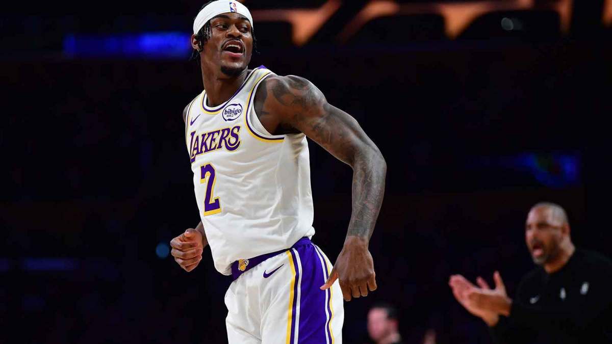 开云体育-湖人球迷感谢范德比尔特在打勇士时，化解东契奇和主帅的紧张气氛